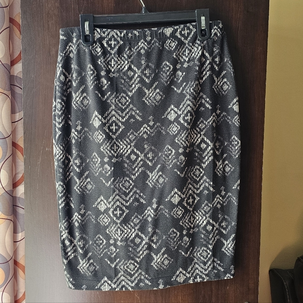 Maurices Black and White Geometric Pencil Skirt